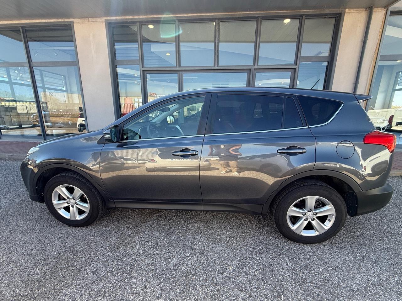 Toyota RAV 4 RAV4 2.0 D-4D 2WD my14"