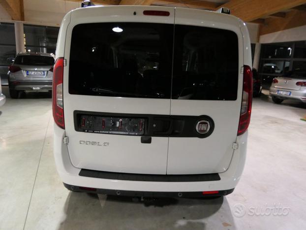 FIAT Doblo Doblò 1.4 T-Jet 16V Lounge 7 P.