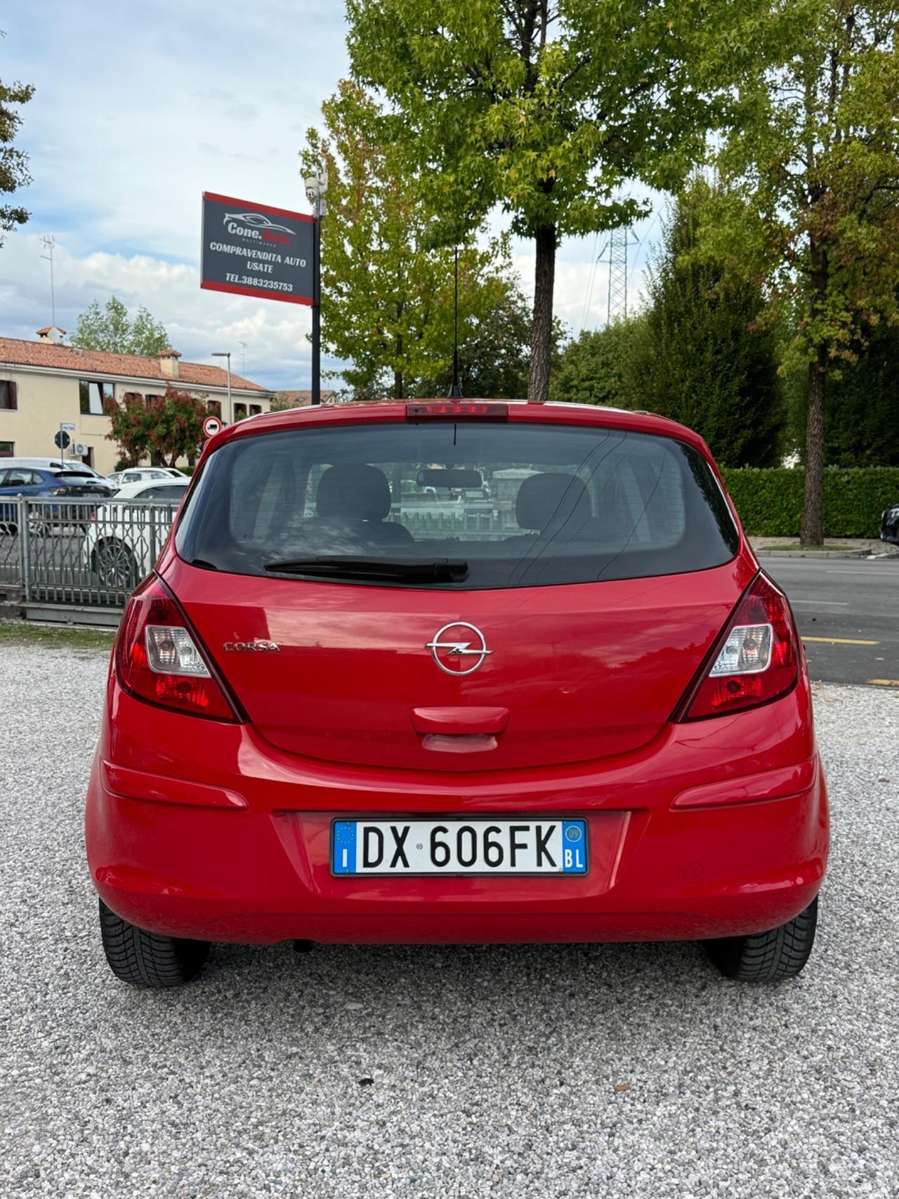 Opel Corsa 1.2 5 porte Cosmo
