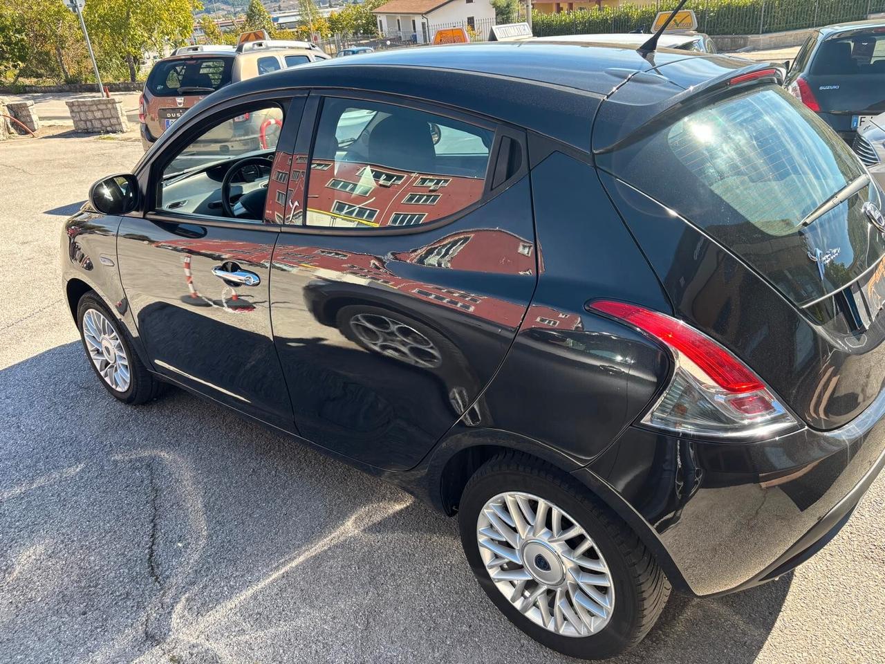 Lancia Ypsilon 1.2 69 CV 5 porte S&S Gold