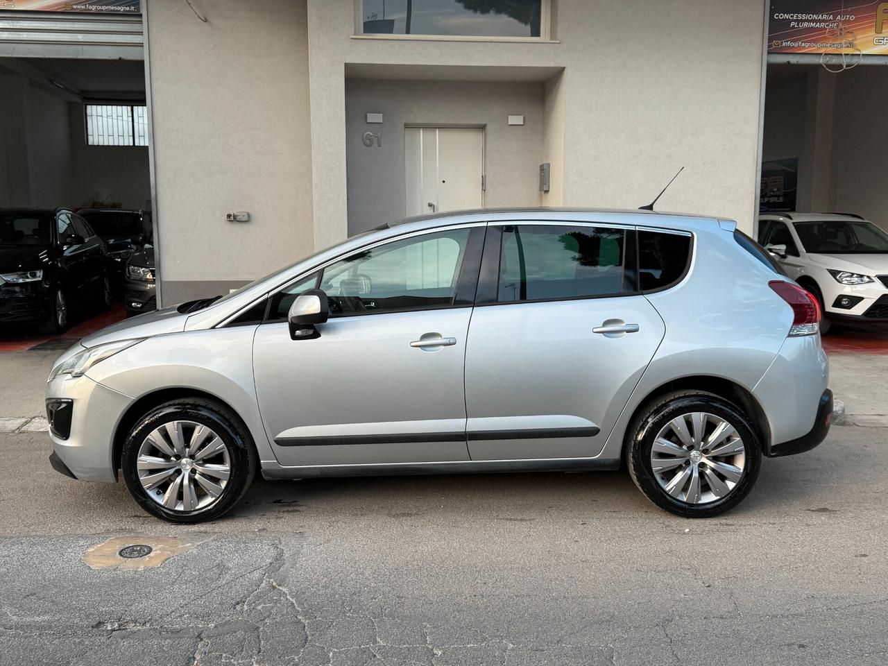 Peugeot 3008 1.6 eHDi AUTOMATIC NAVI LED - 2015