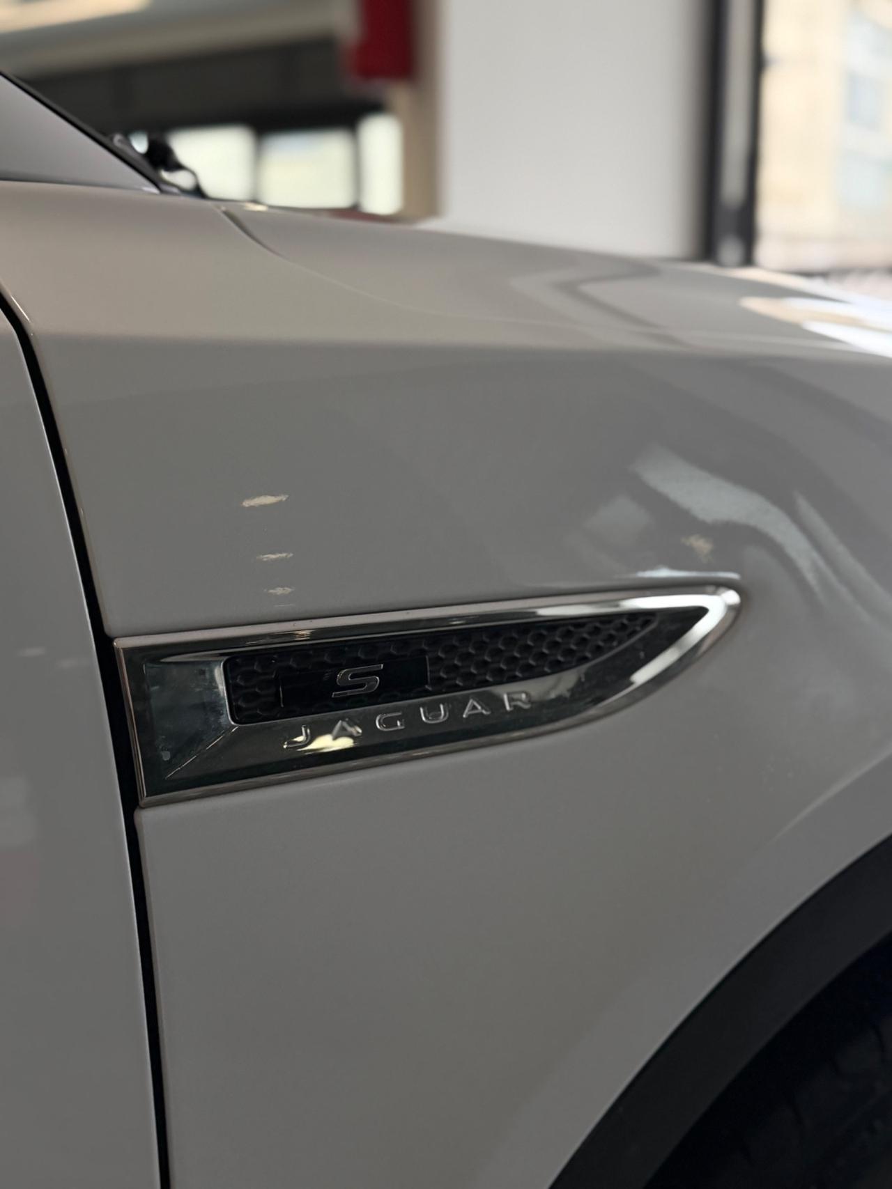 Jaguar E-Pace 2.0D 150 CV AWD aut. R-Dynamic S