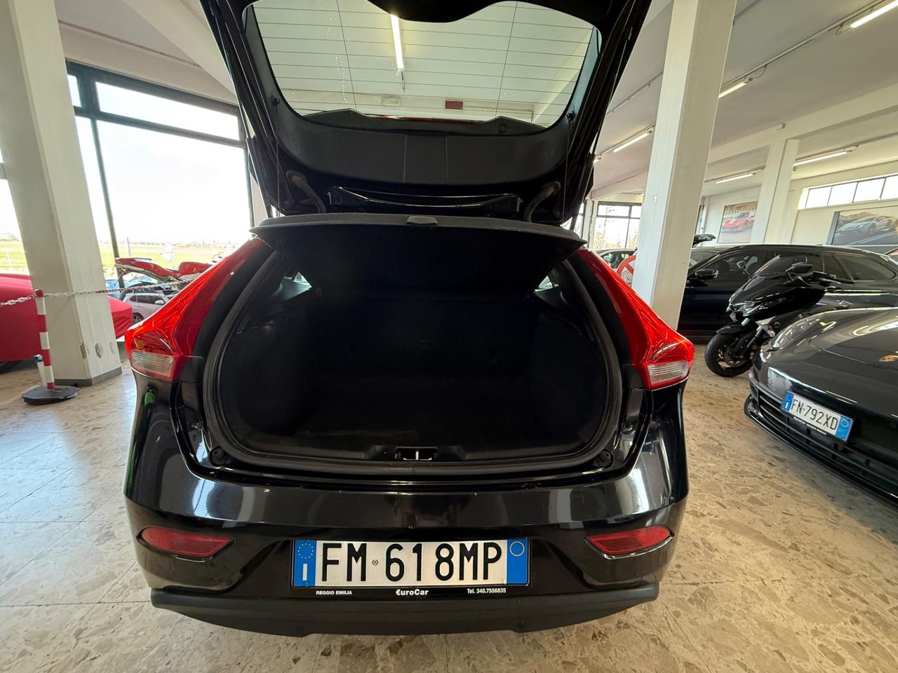 Volvo V40 D2 2.0 120cv Inscription 12/2017 Euro 6B Neopatentati