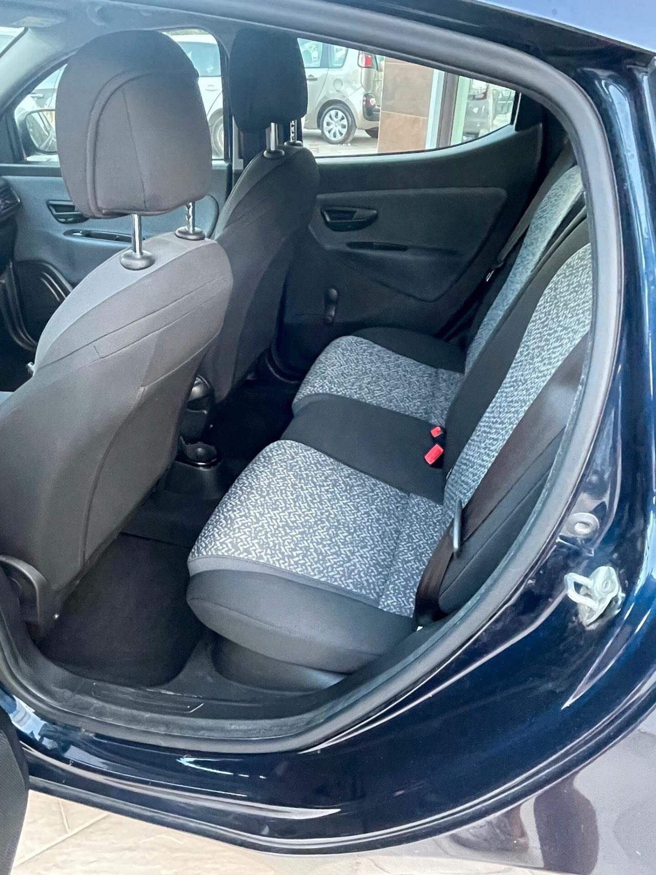 Lancia Ypsilon 0.9 TwinAir 85 CV 5 porte Metano Ecochic Elefant.Blu