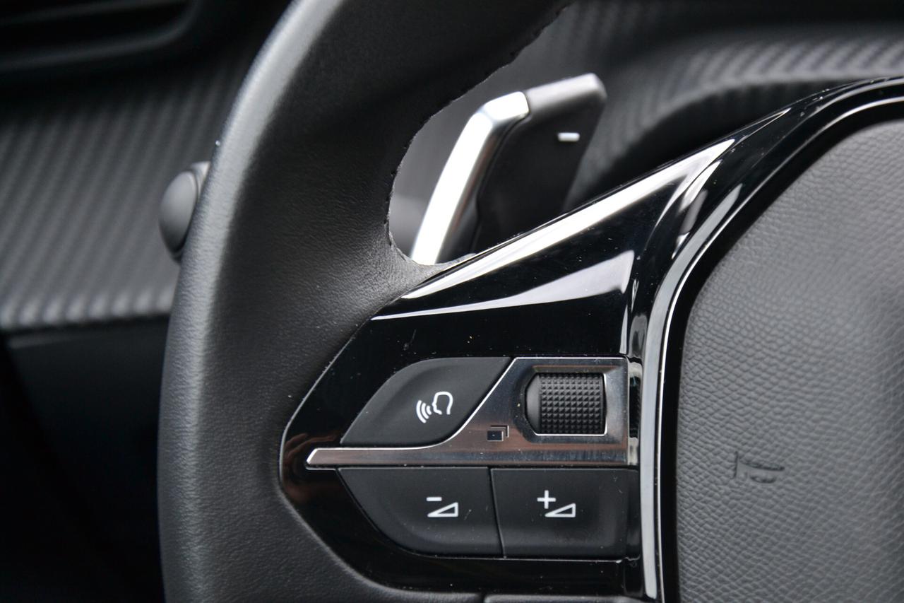 Peugeot 2008 1.5 HDi 130CV ALLURE AUTOM. **PREZZO REALE**