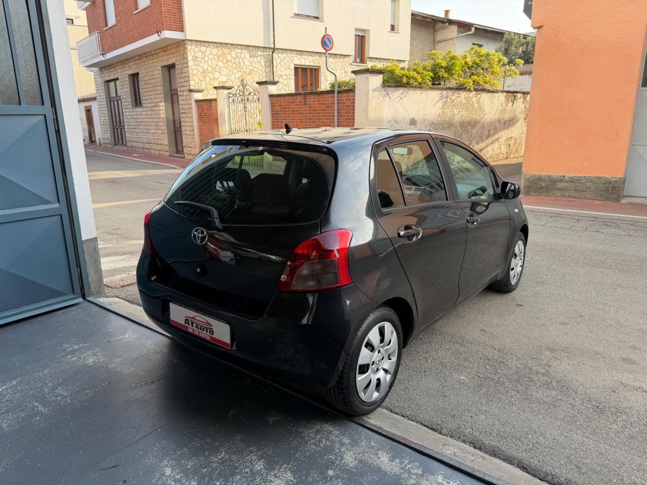 Toyota Yaris 1.0 5 porte