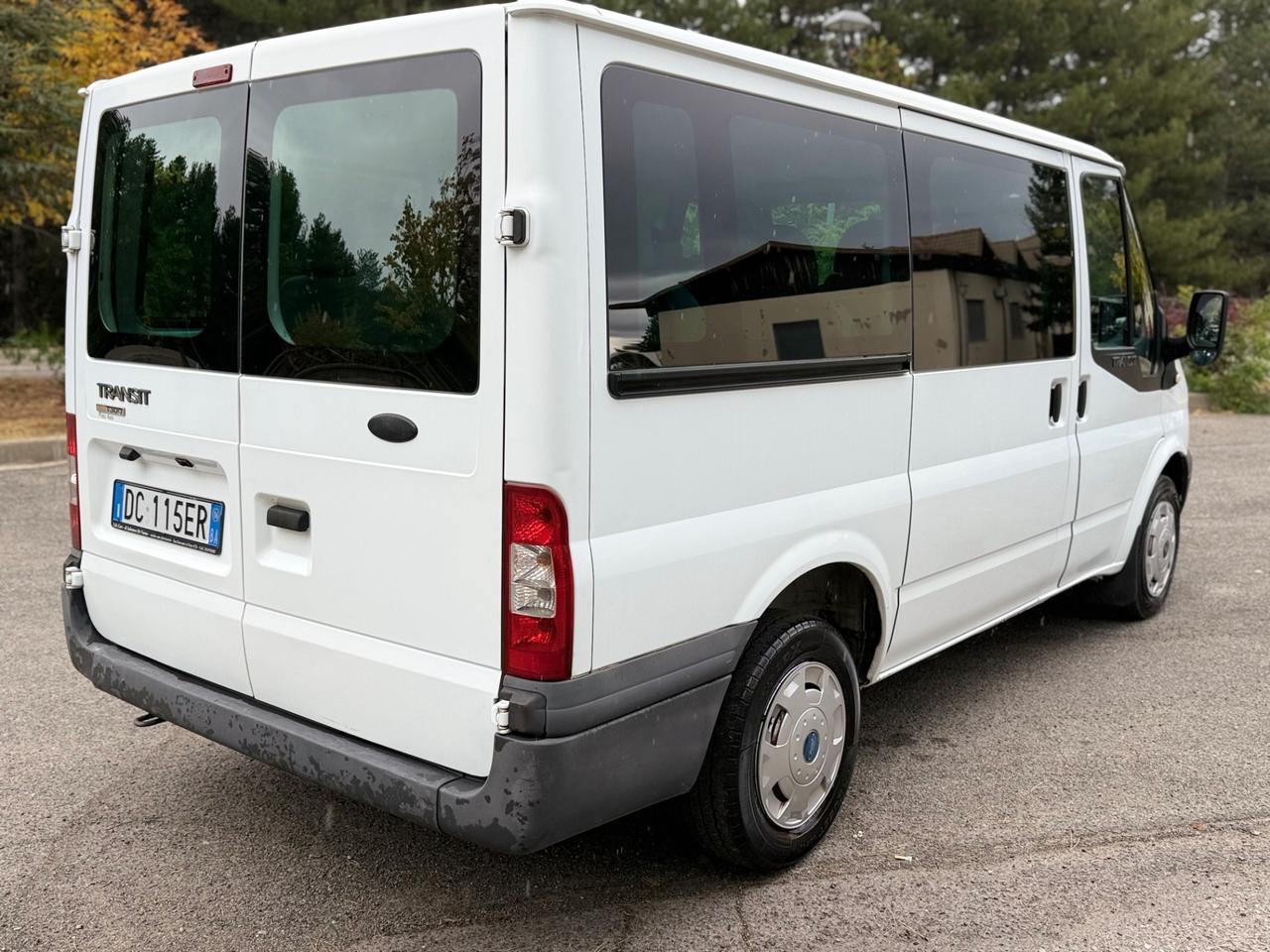 Ford transit 9 posti