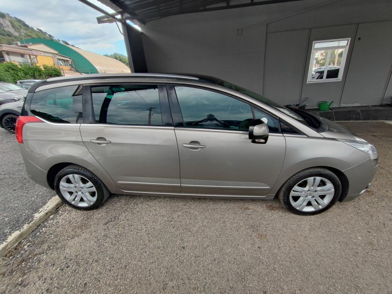 Peugeot 5008 2.0 HDi 150CV Active