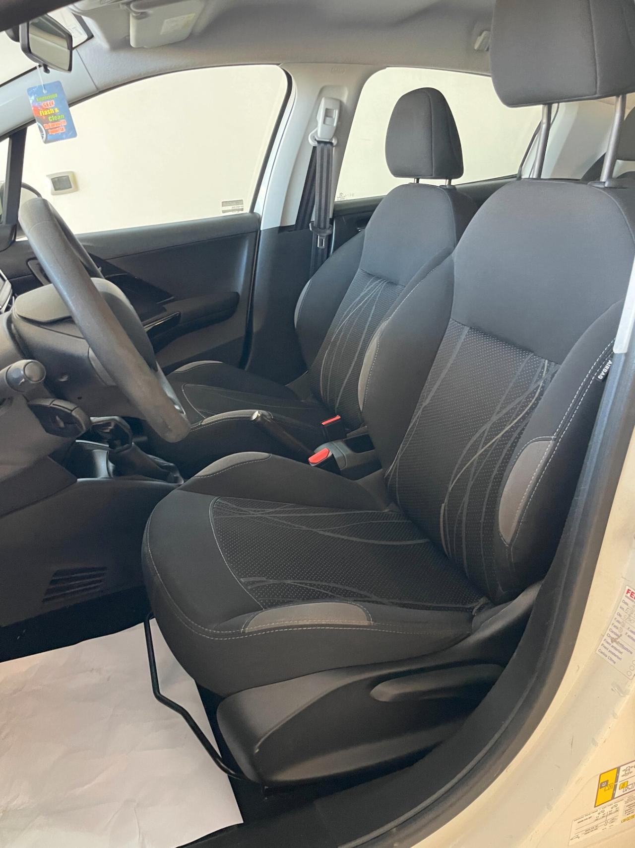 Peugeot 208 1.2 82 CV 61.000 KM! FULL DISTRIBUZIONE NEOPATENTATI