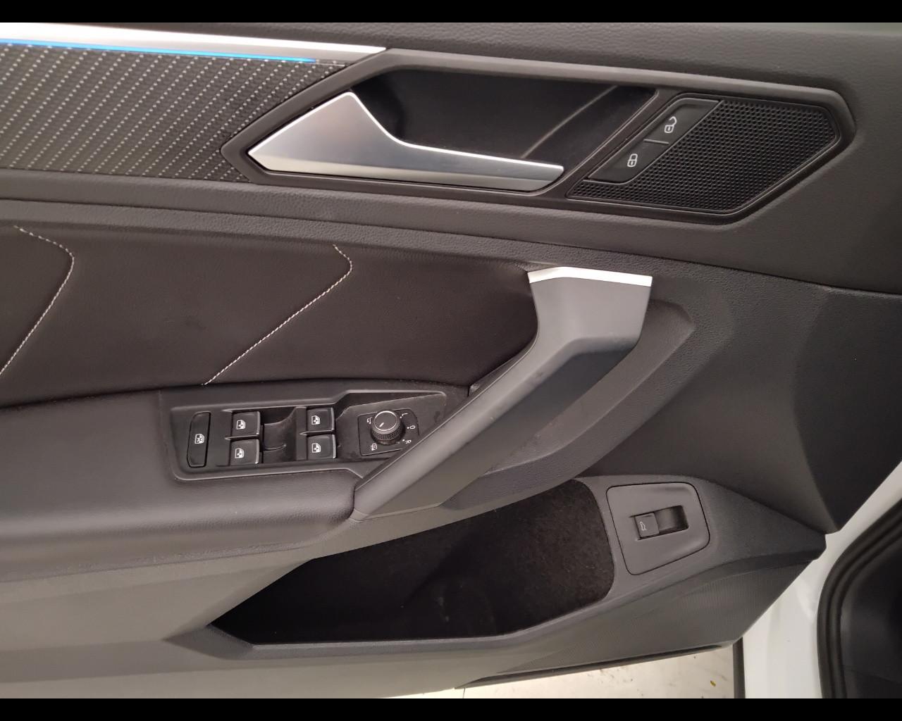 VOLKSWAGEN Tiguan II 2021 - Tiguan 2.0 tdi R-Line 4motion 150cv dsg