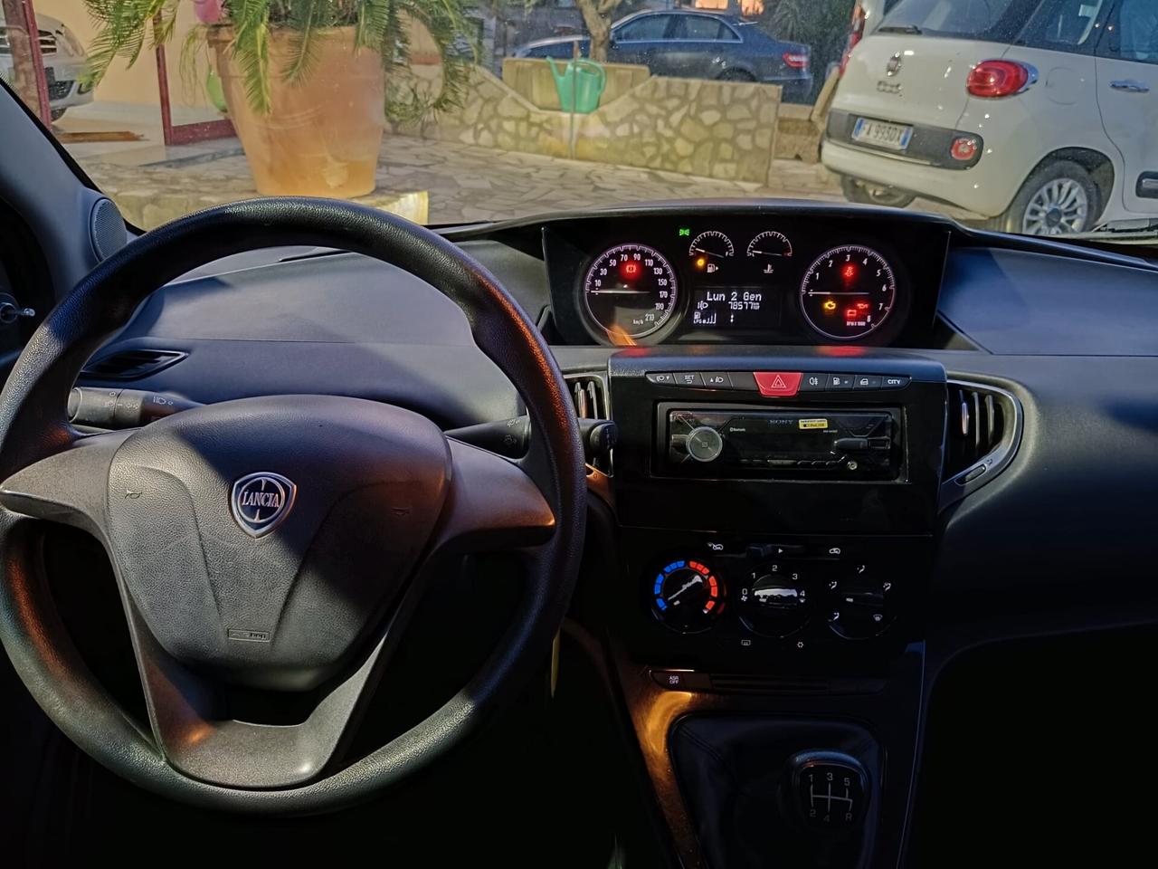 Lancia Ypsilon 1.2 69 CV 5 porte GPL Ecochic Silver