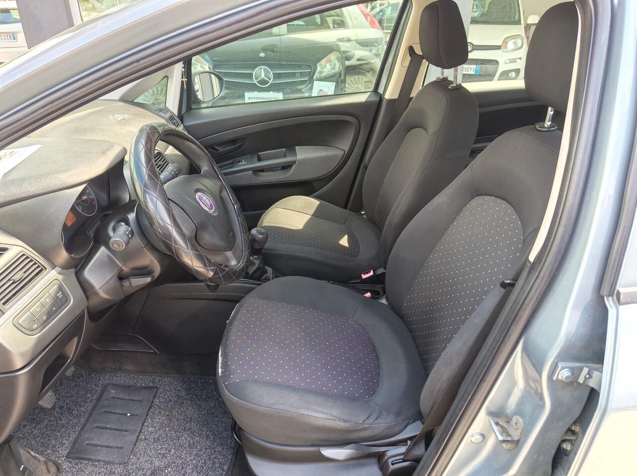 Fiat Grande Punto 1.3 MJT 75 CV 5 p - LEGGI