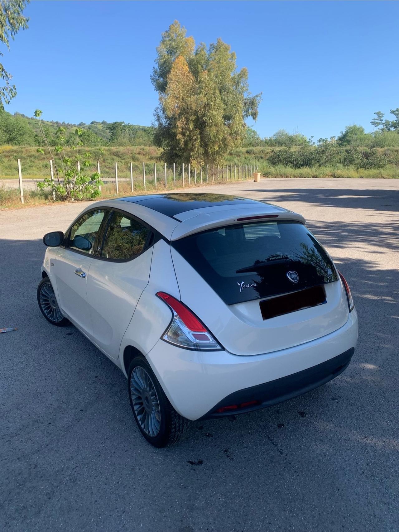 Lancia Ypsilon 1.2 69 CV 5 porte S&S Platinum