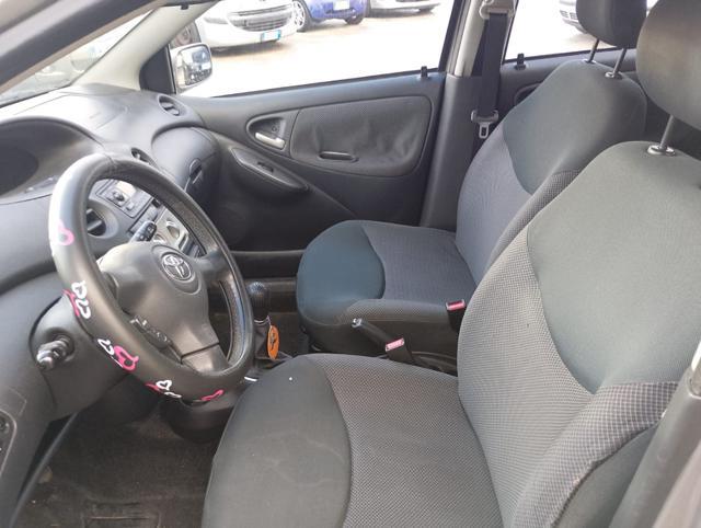 TOYOTA Yaris 1.0i 16V cat 5 porte Sol