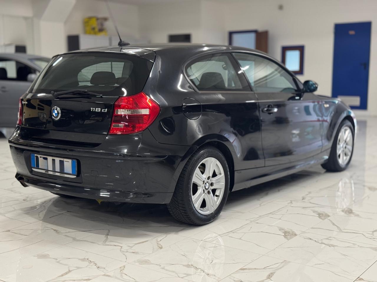 Bmw 118d 3porte NEOPATENTATI