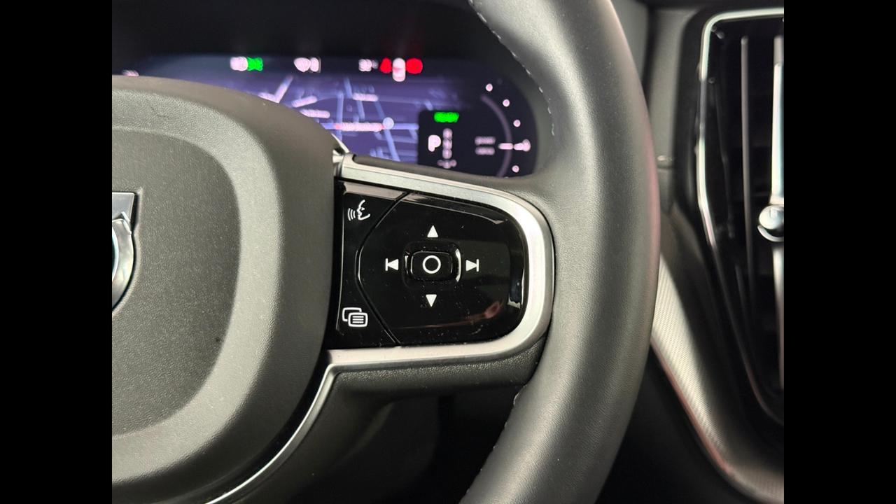 VOLVO XC60 Ultra Black Edition T6 AWD AUT