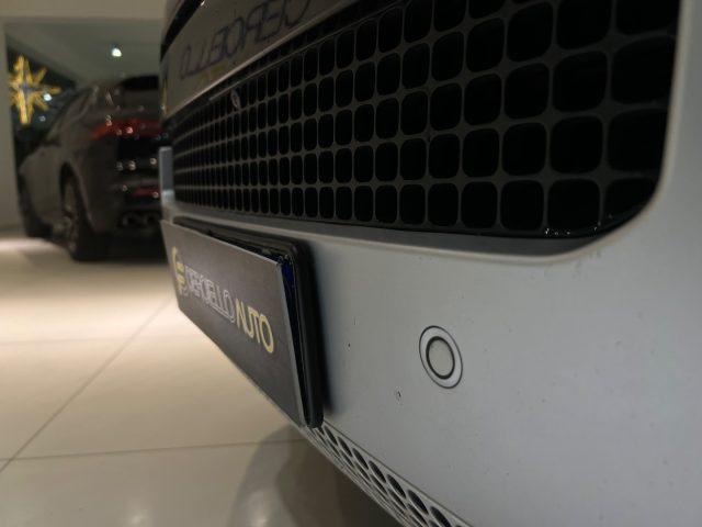LAND ROVER Defender 110 3.0D I6 200 CV AWD Auto SEda ?599,00