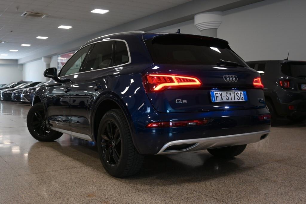 Audi Q5 35 TDI quattro S tronic Business Sport