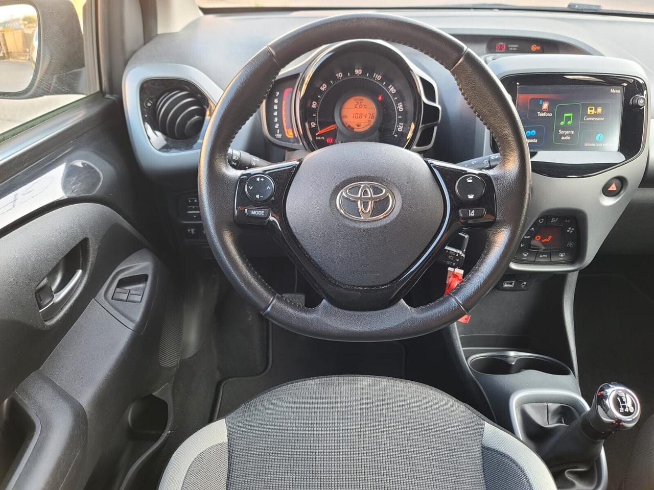 Toyota Aygo Connect 1.0 VVT-i 72 CV 5 porte x-wave