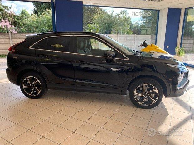 MITSUBISHI Eclipse Cross 2.4 MIVEC 4WD PHEV Inst