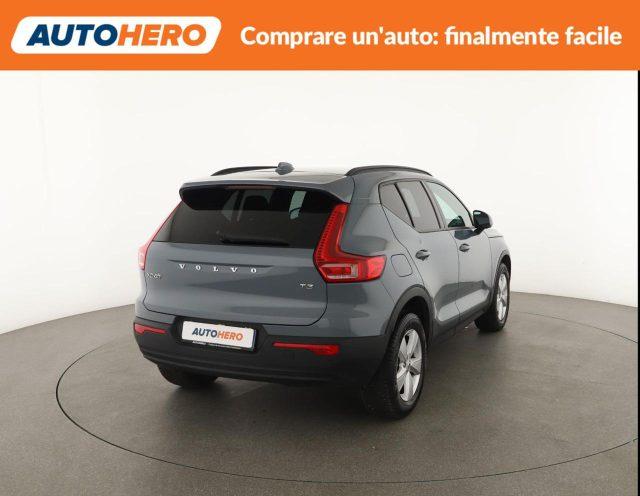 VOLVO XC40 T3 Momentum Core