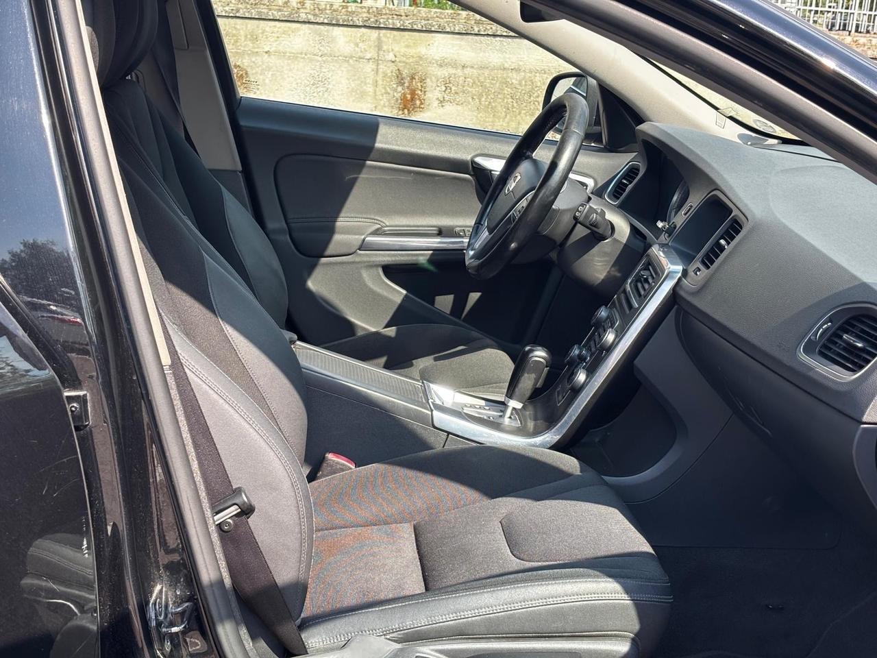 Volvo V60 D3 Geartronic Summum ..CELL 320 147 1147 WUATSAPP