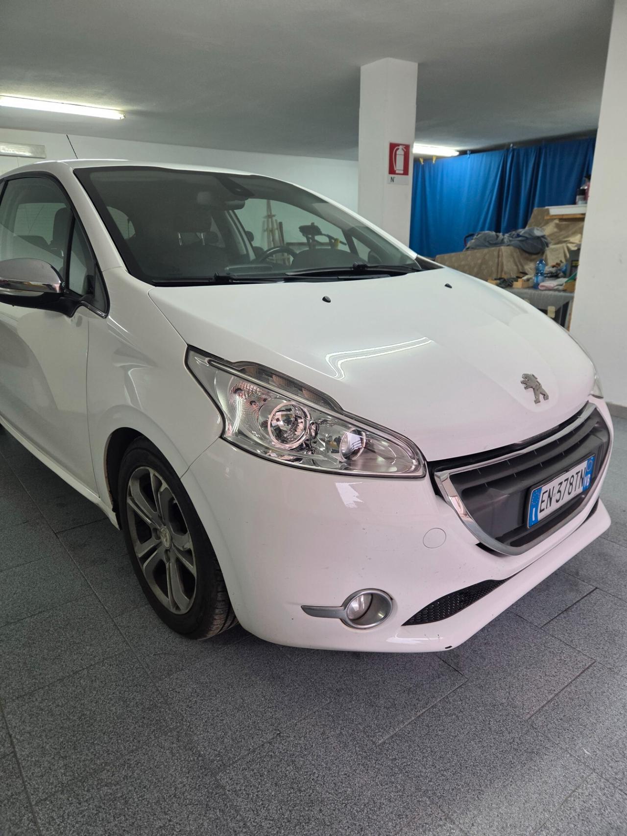 Peugeot 208 1.6 e-HDi 92 CV Stop&Start 3 porte Allure