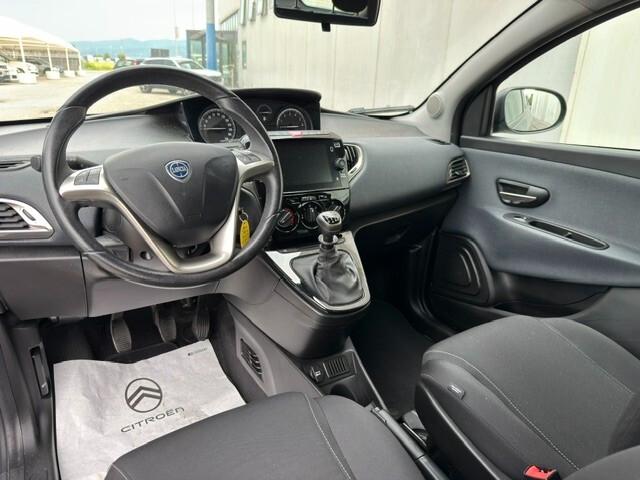 Lancia Ypsilon 1.0 FireFly 5 porte S&S Hybrid Ecochic Gold