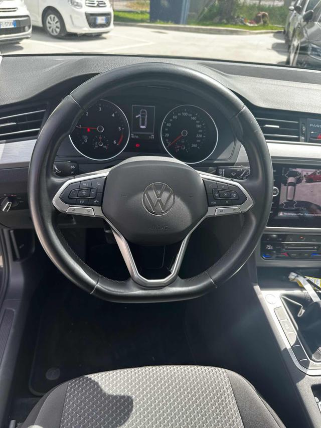 VOLKSWAGEN Passat Variant 2.0 TDI SCR EVO Business "PARI AL NUOVO"