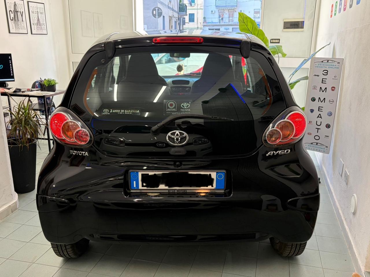 Toyota Aygo 1.0 5 porte Now 12 MESI DI GARANZIA
