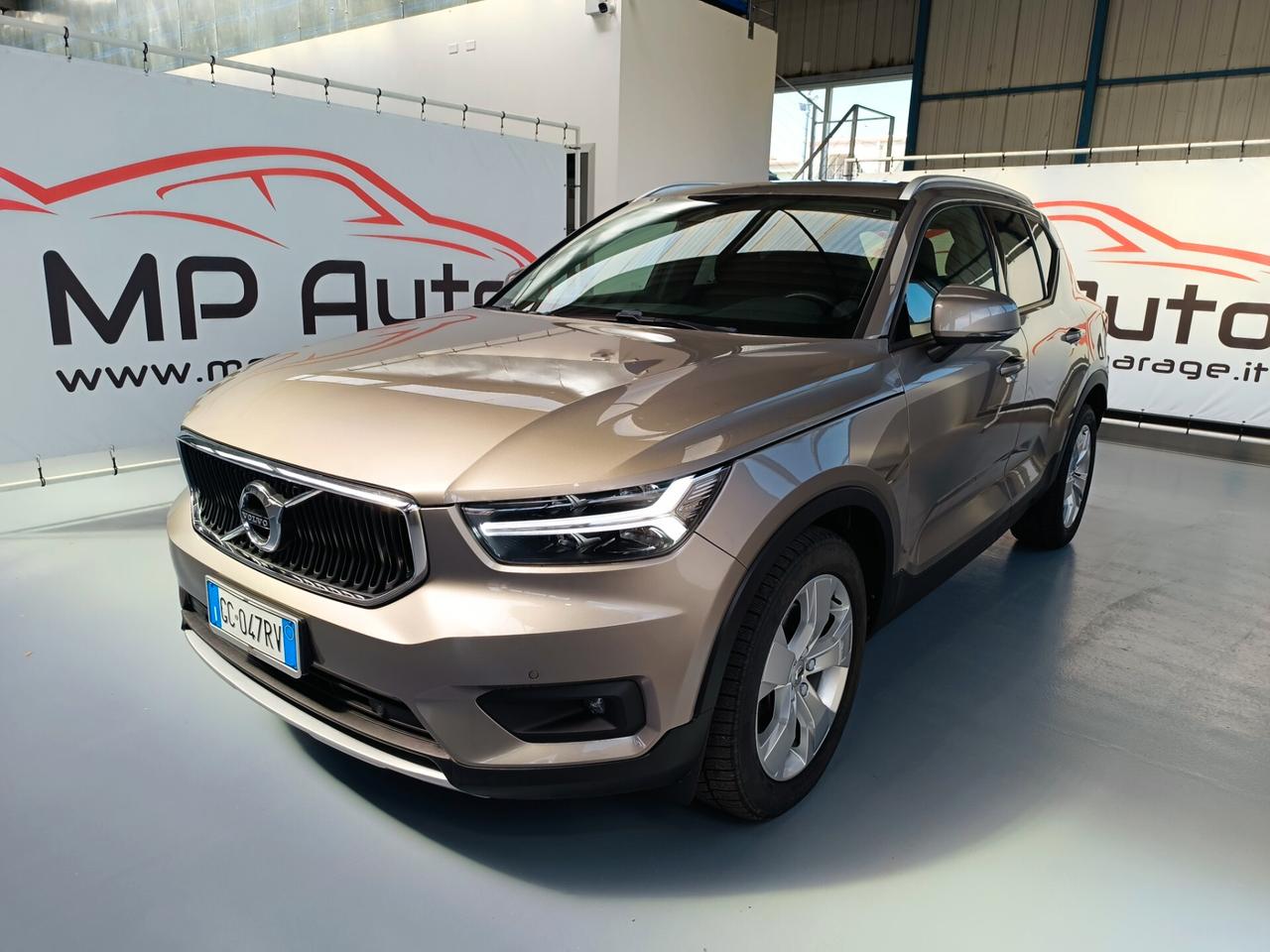 Volvo XC40 D3 AWD Geartronic Momentum Pro