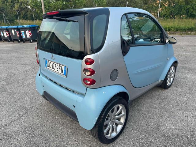 SMART ForTwo Stupenda. Bellissima 700 coupé grandstyle (45 kW)