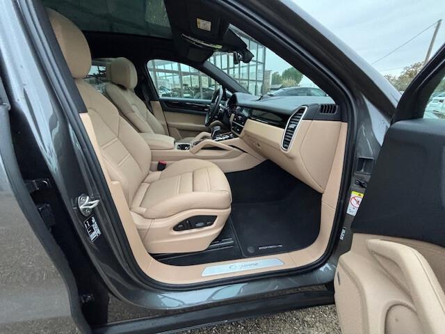 Porsche Cayenne Coupé 3.0 V6 E-Hybrid Platinum Edition 340CV