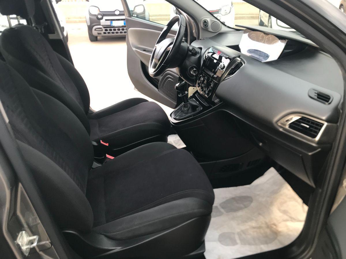 LANCIA Ypsilon 1.2 69 CV 5 porte S&S Gold