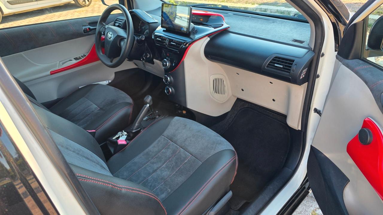Toyota iQ 1.0 CVT Trend