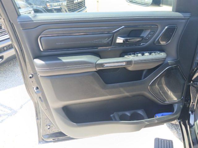 DODGE RAM 1500 5.7 GPL V8 Limited Night - N1