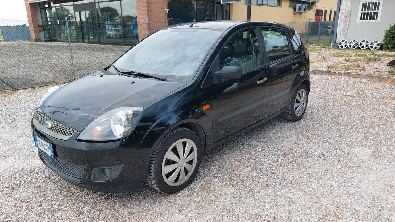Ford Fiesta 1.2 16V 3p. Ghia