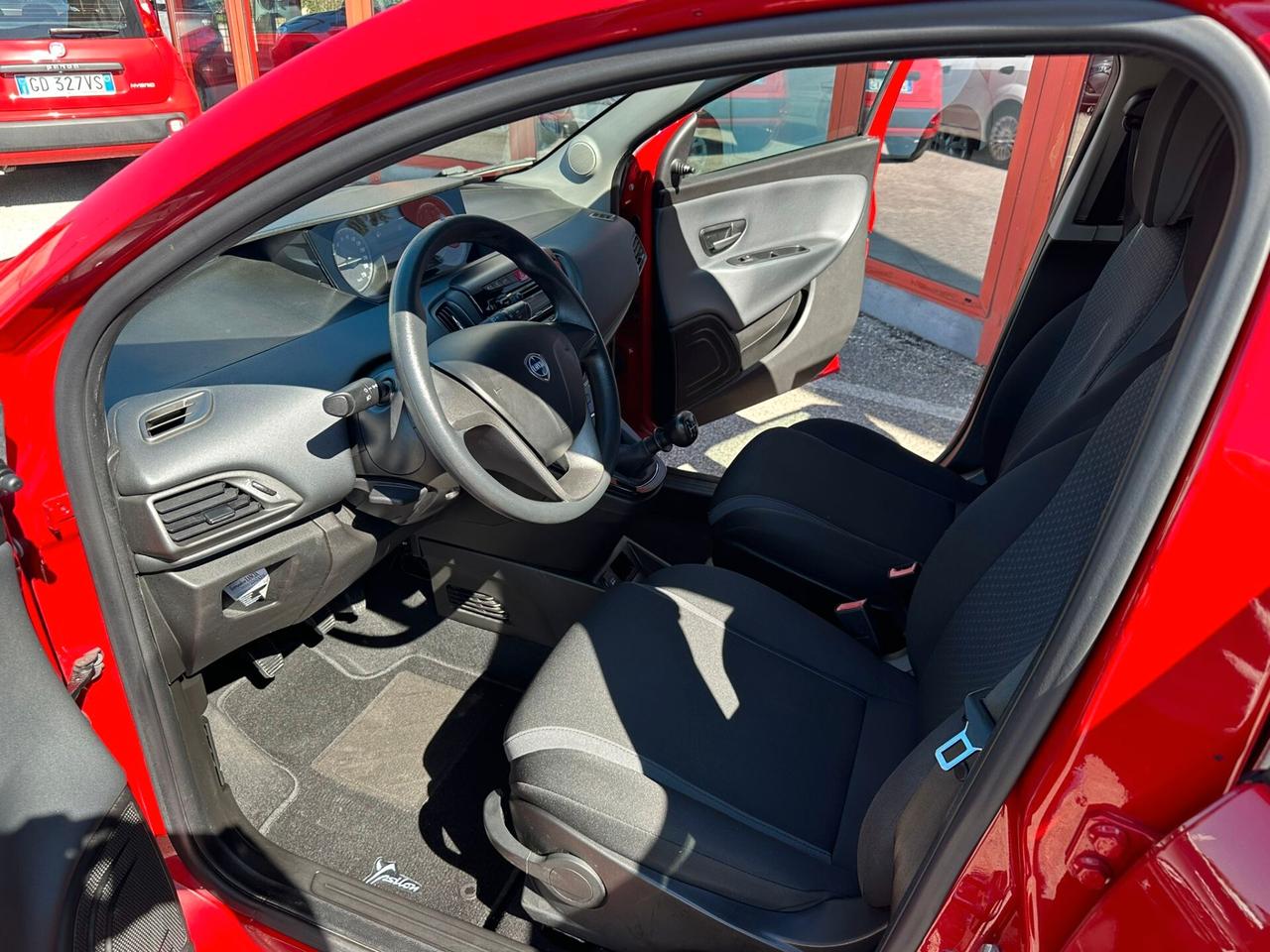 Lancia Ypsilon 1.2 69 CV 5 porte