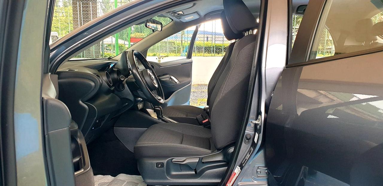 TOYOTA YARIS 1.5 BENZINA/HYBRID DICEMBRE 2022.FULL OPTIONAL