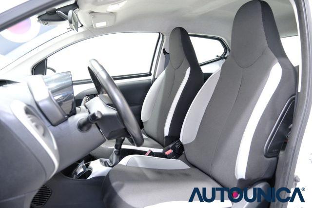 TOYOTA Aygo 1.0 VVT-i 69 CV 5 PORTE X-COOL TSS NEOPATENTATI