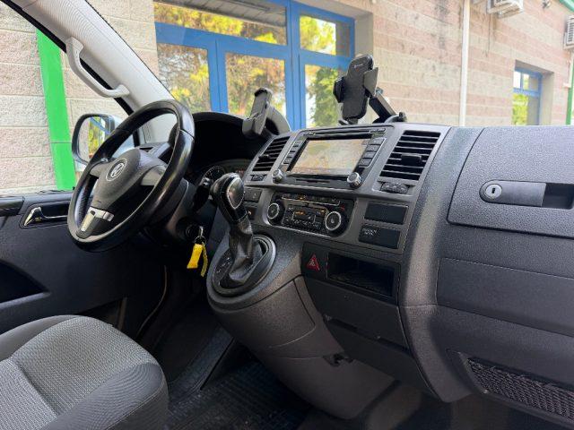 VOLKSWAGEN Caravelle 2.0 TDI DSG 140 CV 7 POSTI NAVIGATORE RETROCAMERA