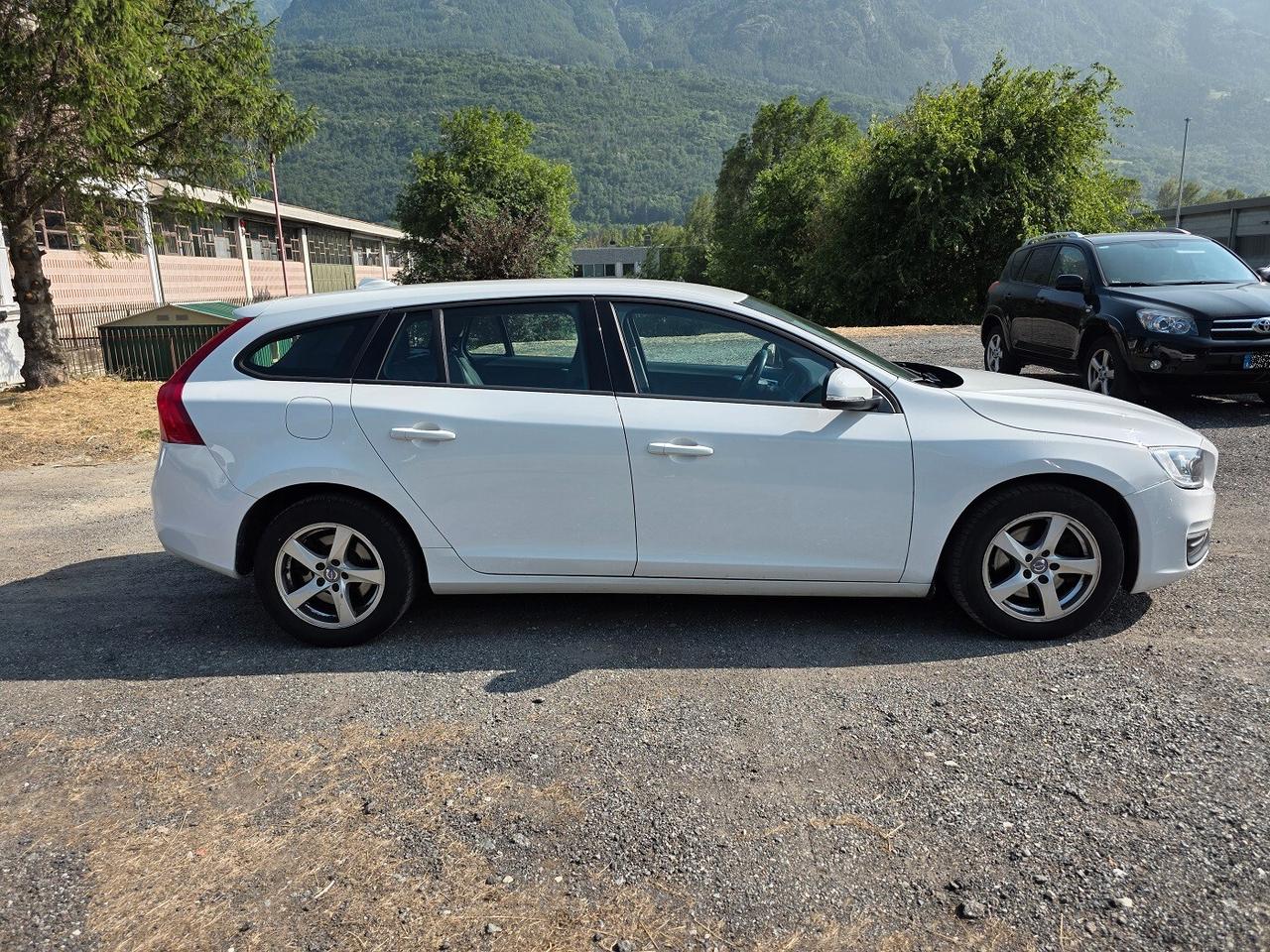 Volvo V60 D2 NEOPATENTATI