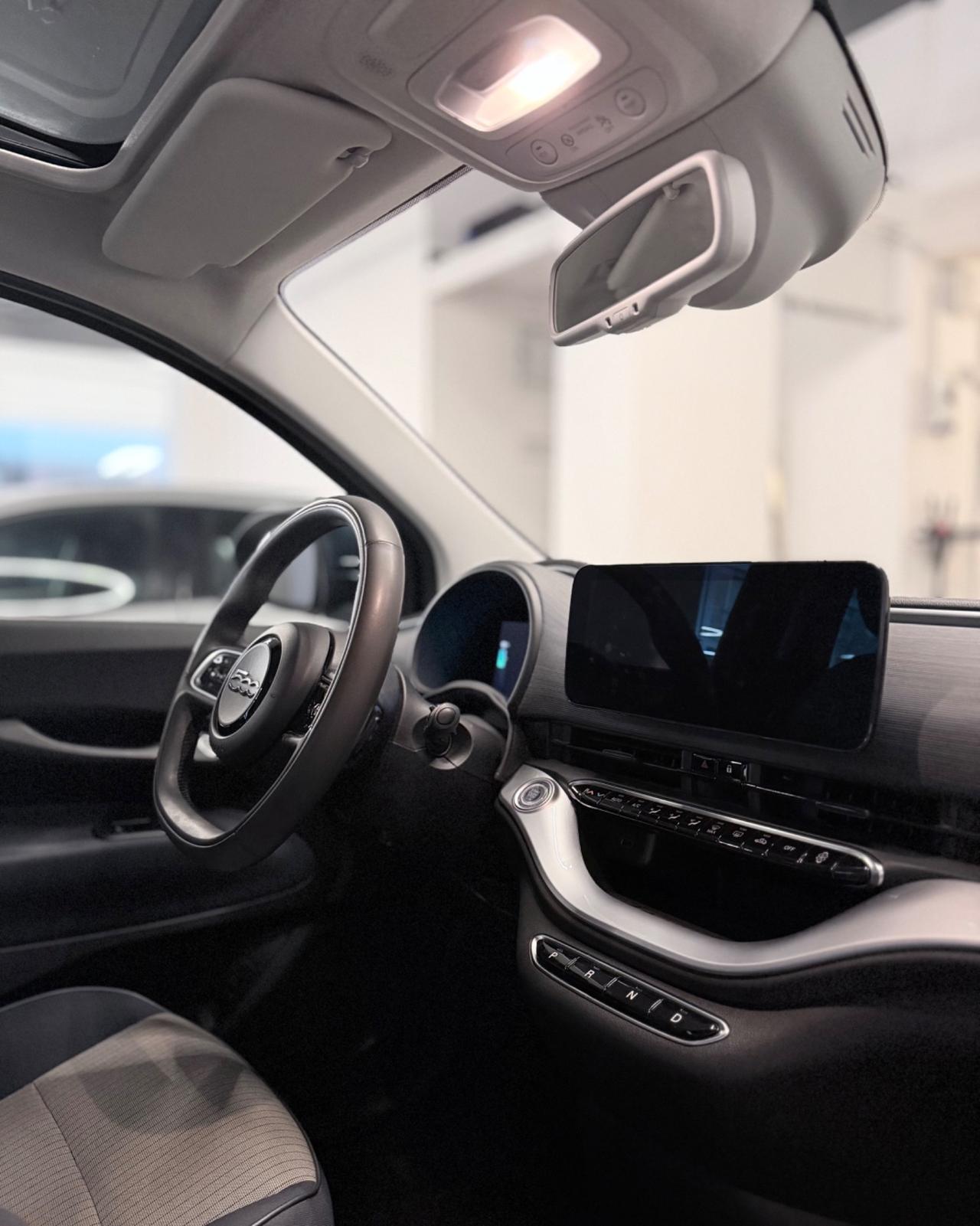 Fiat 500 500e Berlina 42 kWh La Prima