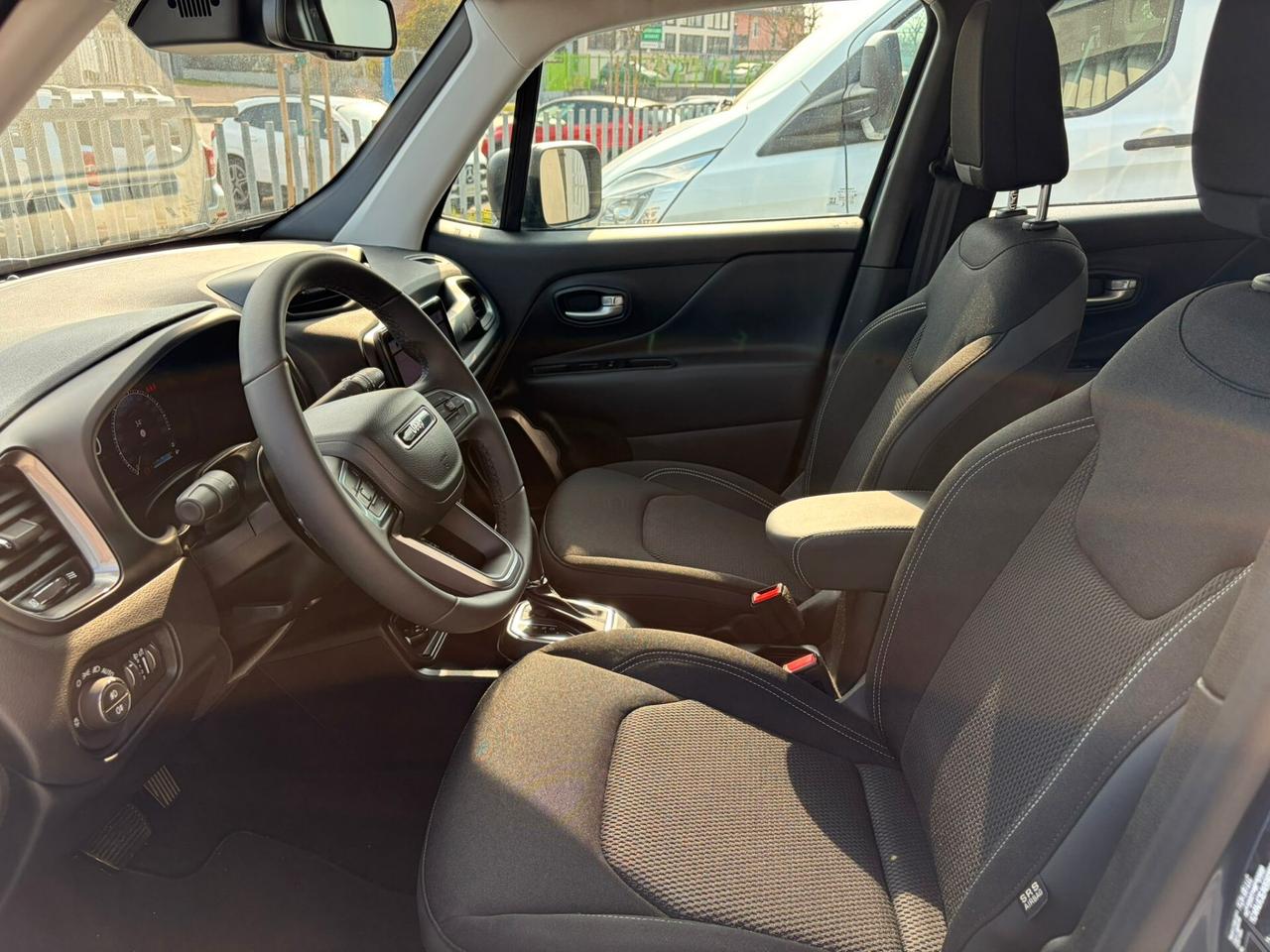 Jeep Renegade 1.5 Turbo T4 MHEV Summit