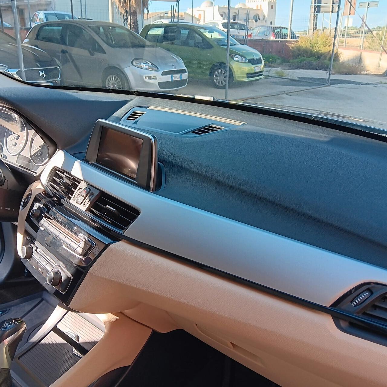 Bmw X1 sDrive18d Advantage-2016