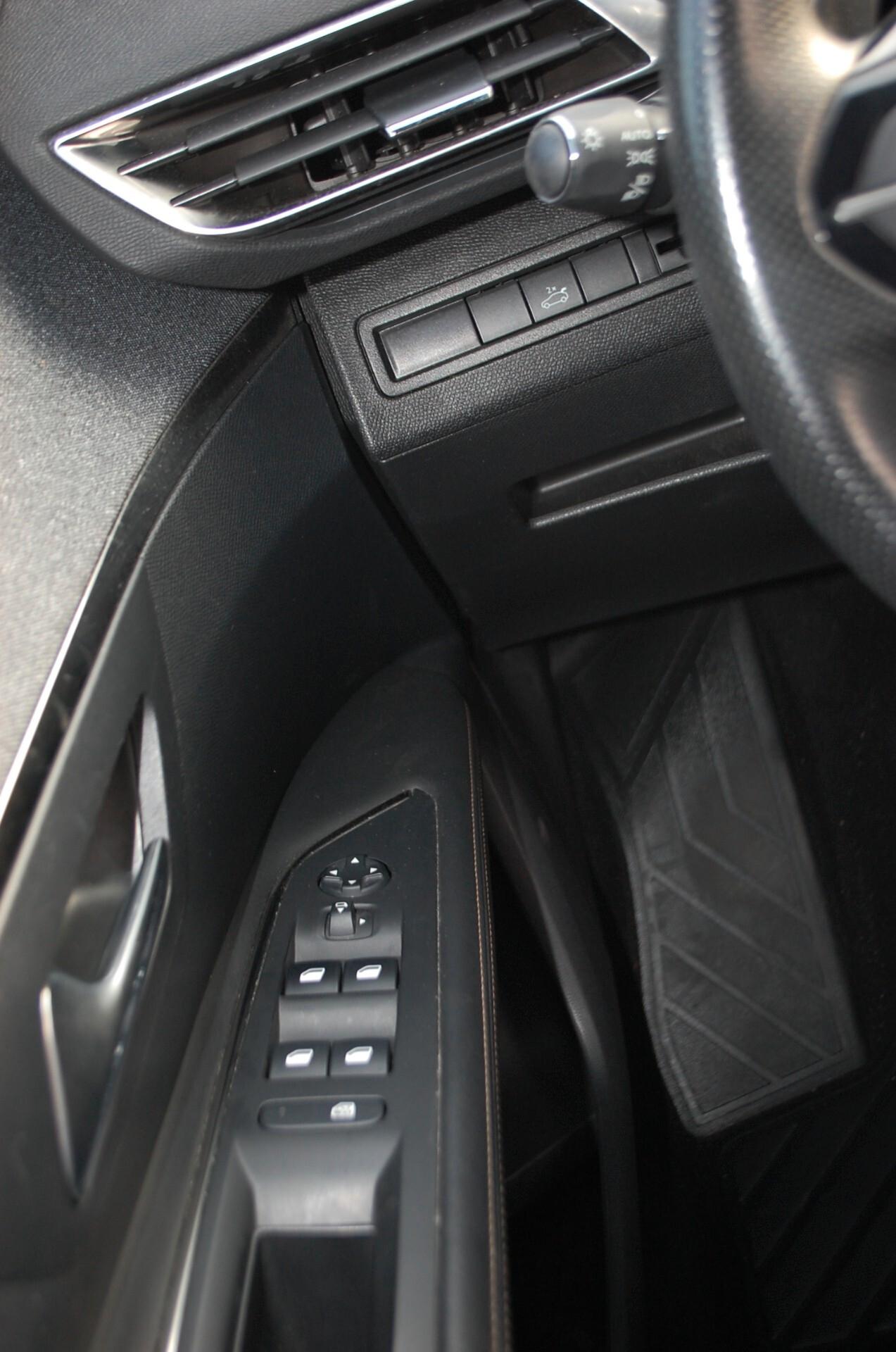 Peugeot 3008 1.5 bluehdi 130CV GT Line S&S Tetto Navi Pelle Led