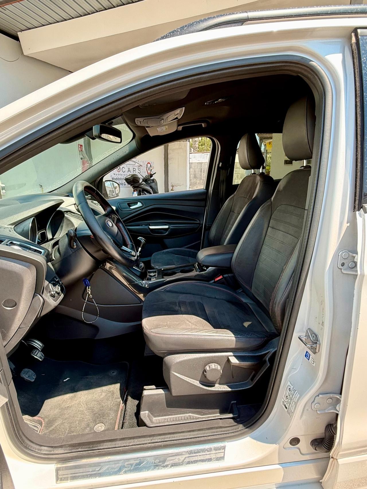 Ford Kuga 1.5 TDCI 120 CV S&S 2WD ST-Line
