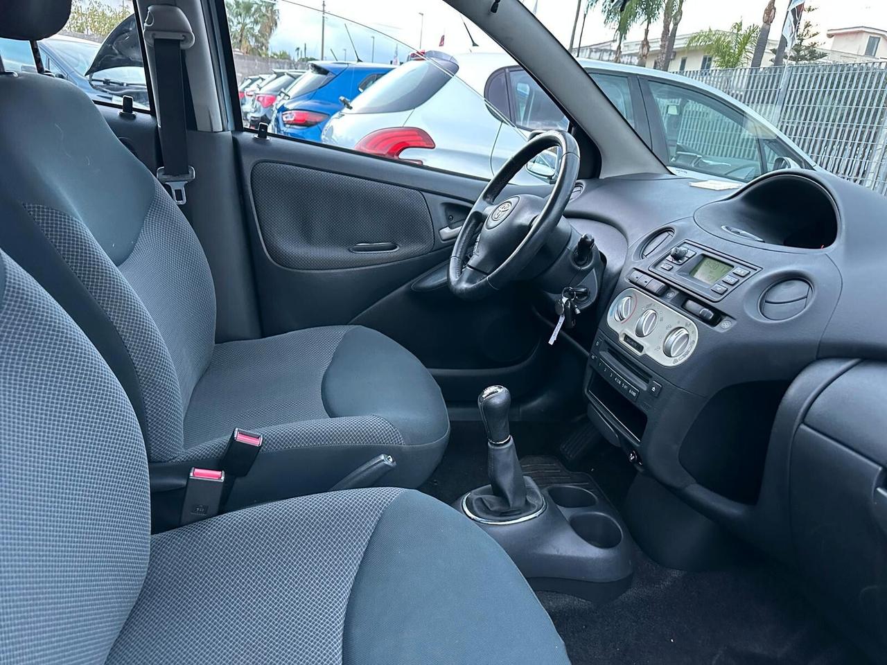 Toyota Yaris 1.0i 16V cat 5 porte Sol-2005