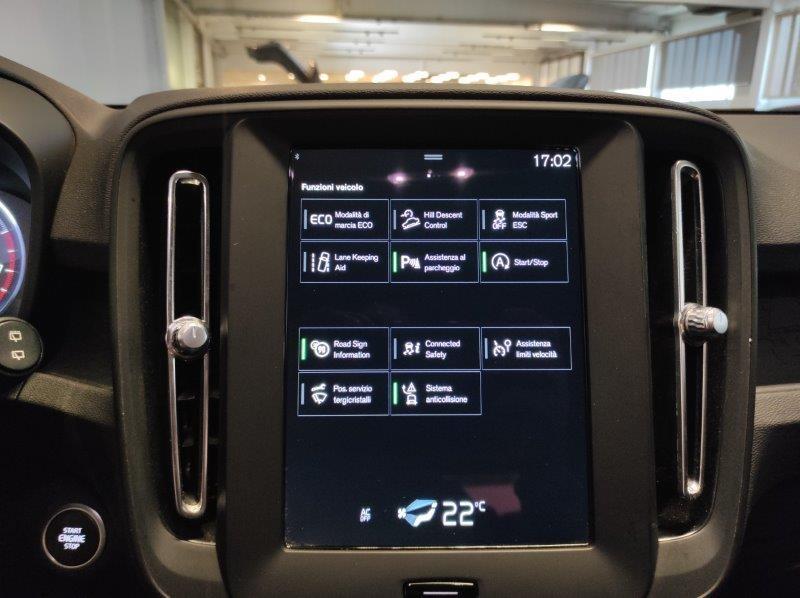 VOLVO XC40 (2017-->) - XC40 T2 automatico Essential