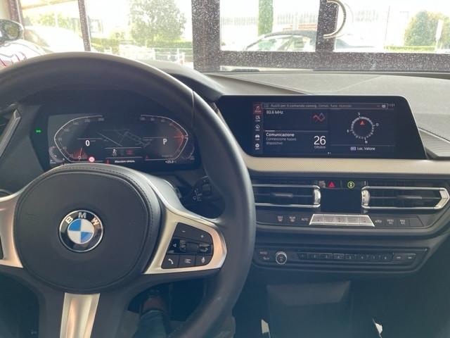 Bmw 116 116d 5p. Msport